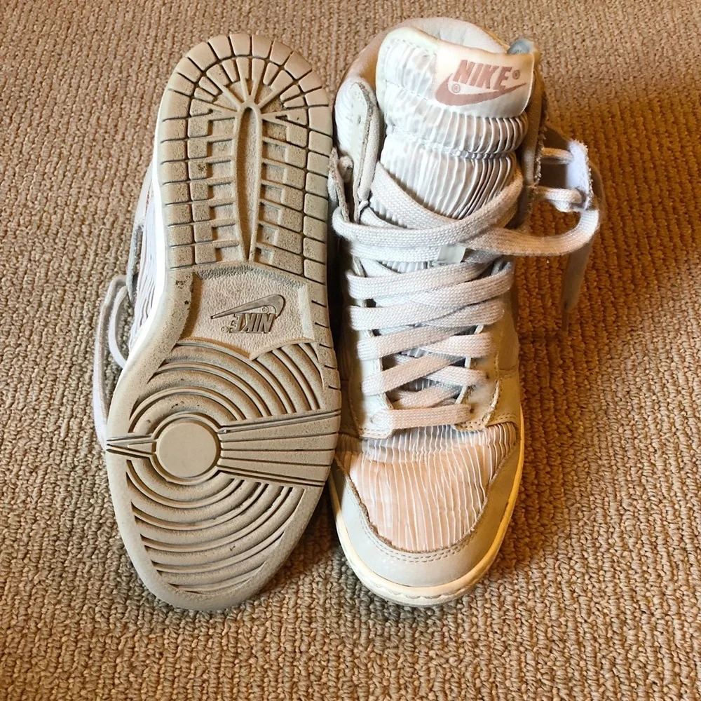 Nike Women's Sneakers in Cream and‎ Brown